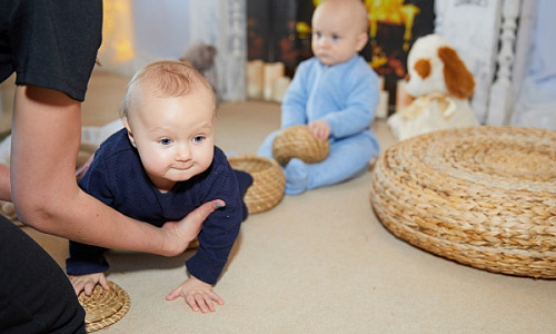 Необычная презентация новых линеек коллекции детской одежды для Mothercare